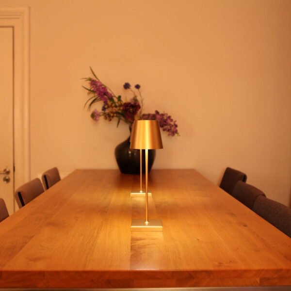 Dimmbare Tischlampe LunaGlow - Tragbar und Elegant - Image 18