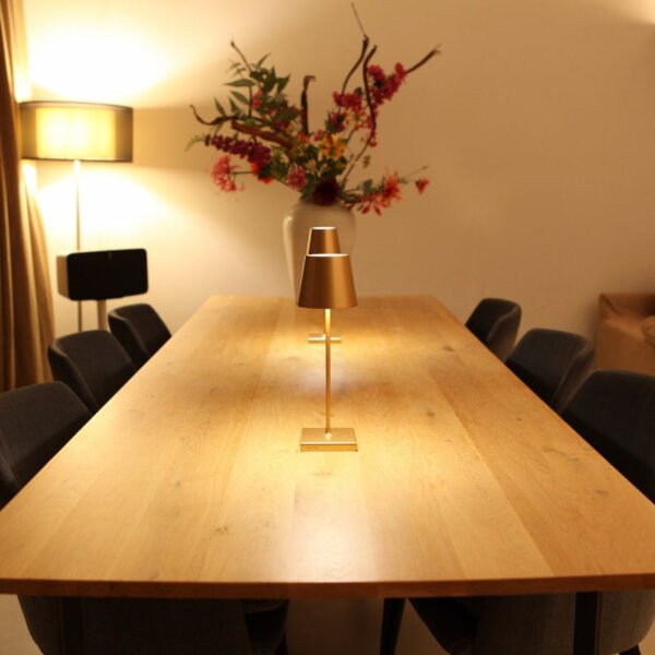 Dimmbare Tischlampe LunaGlow - Tragbar und Elegant - Image 13